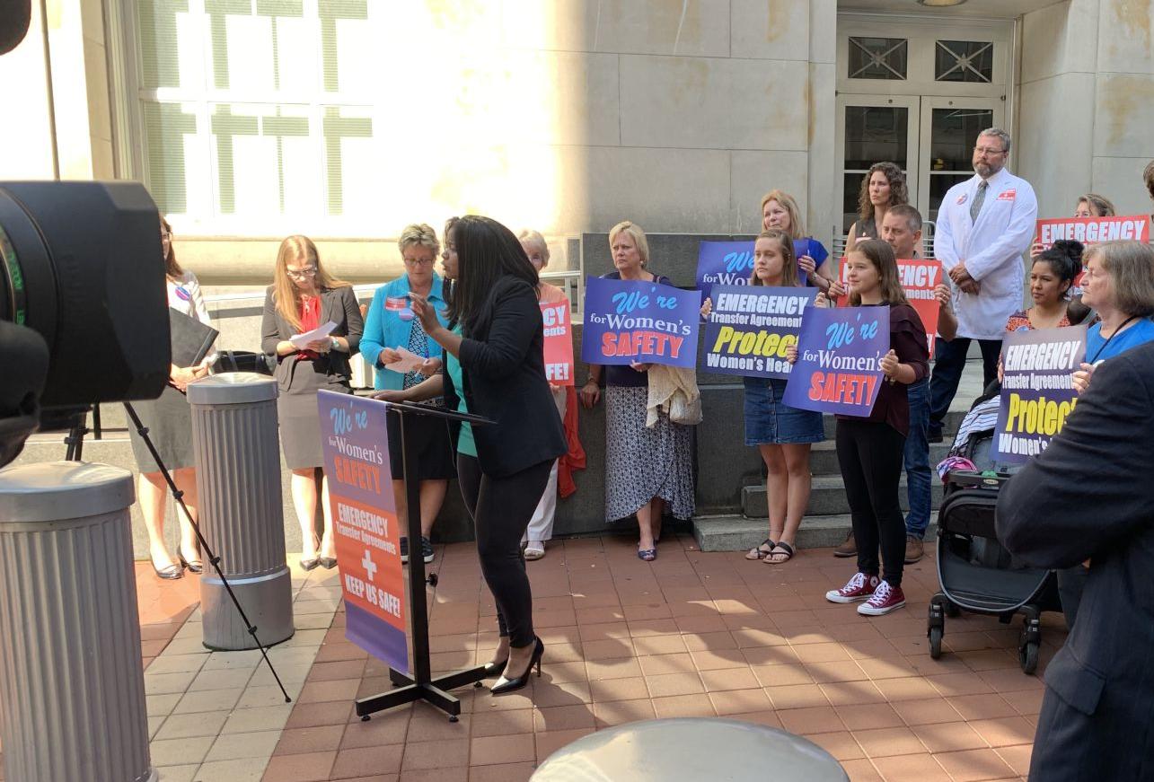 Federal court hears appeal of Kentucky abortion clinic transfer law